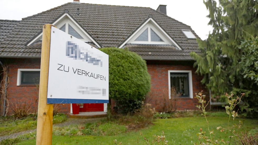 Um durchschnittlich zehn Prozent sind die Preise für gebrauchte Häuser gesunken. Foto: Romuald Banik