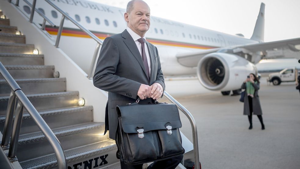 Kanzler Scholz ist am späten Donnerstagabend in den USA gelandet. Foto: dpa/Michael Kappeler