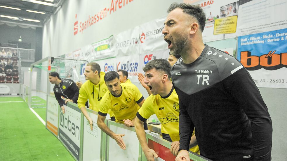 TuS-Trainer Tobias Ryl möchte sich für den Ostfriesland-Pokal qualifizieren. Dafür reicht Platz acht. Foto: Stephan Friedrichs