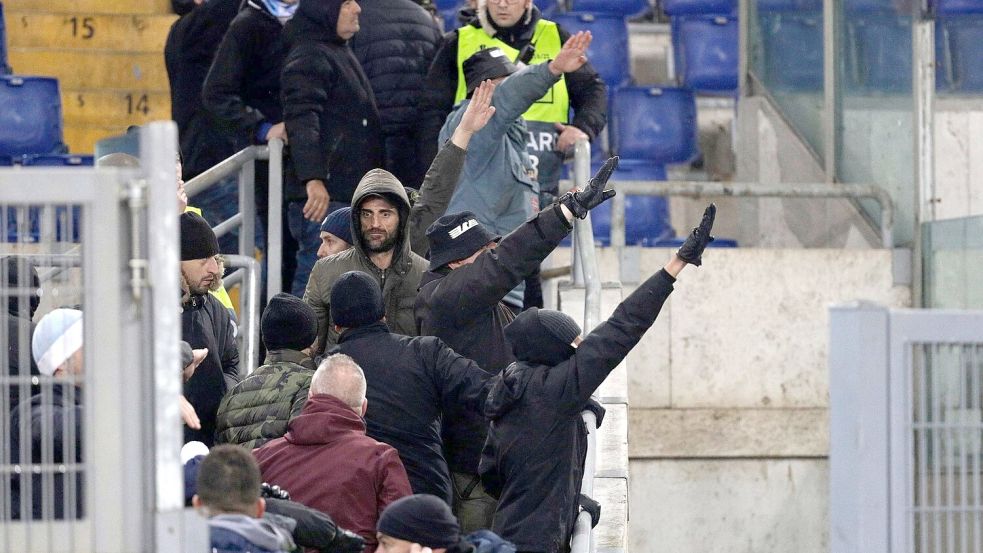 Die Anhängerschaft von Lazio hat sich in Europas Fußball über Jahrzehnte hinweg einen Ruf als rechte Krawallmacher erarbeitet. Foto: Gregorio Borgia/AP/dpa