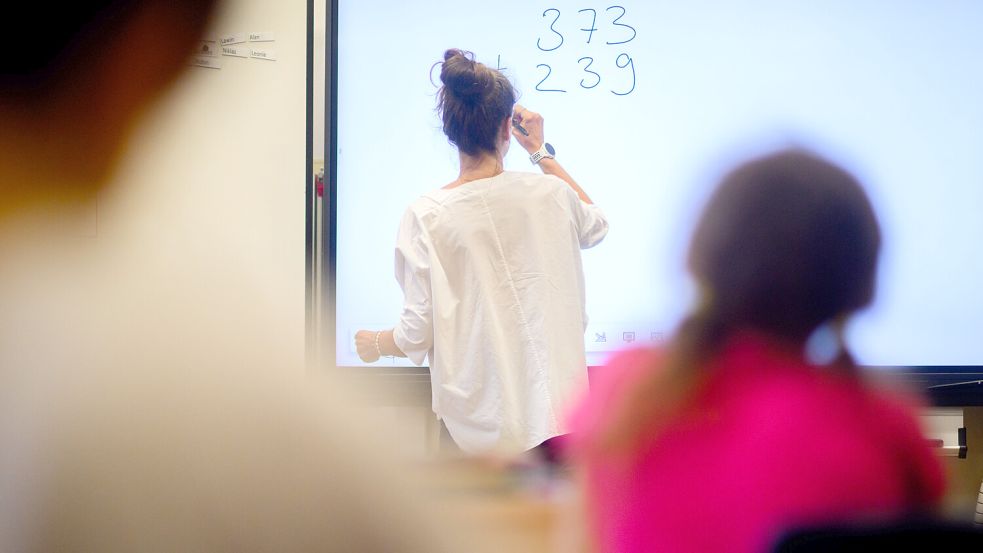 Nicht alle Schüler schließen die Schule mit einem Abschluss ab. Foto: dpa/Julian Stratenschulte