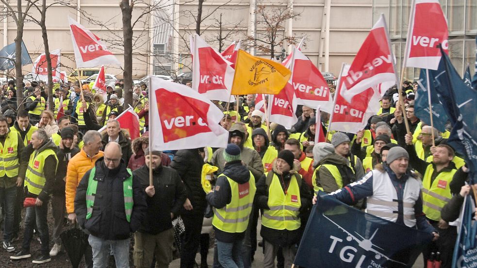 So könnte ein Streik der Speditions- und Logistikbranche aussehen. Foto: dpa