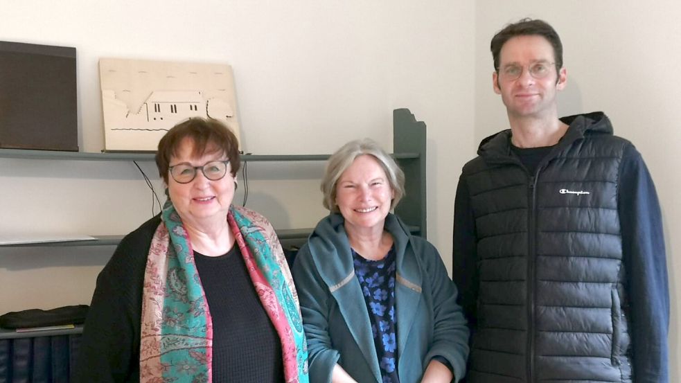 Lilo Keßler (von links), Hilke Osterwald und Heiko Kiser bereiten die Wiedereröffnung der Ausstellung und die Aufstockung des pädagogischen Teams vor. Foto: Karin Böhmer