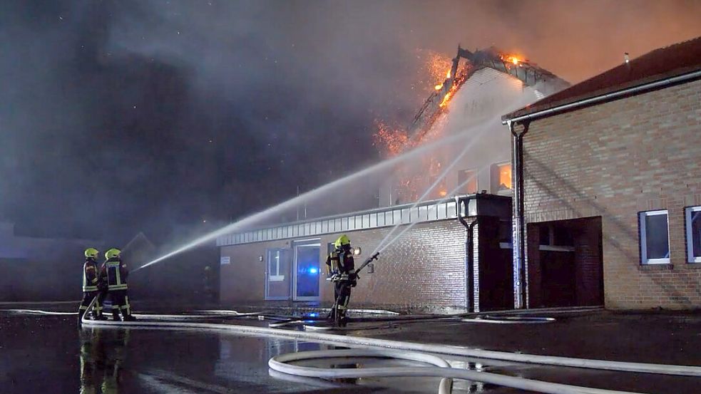 Die Feuerwehr war in der Nacht in Neermoor im Einsatz. Foto: ostfriesen.tv