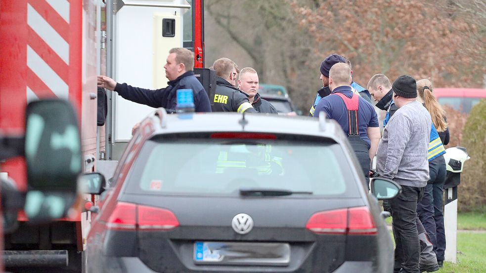 Einsatzkräfte von Polizei und Feuerwehr waren vor Ort. Foto: Romuald Banik