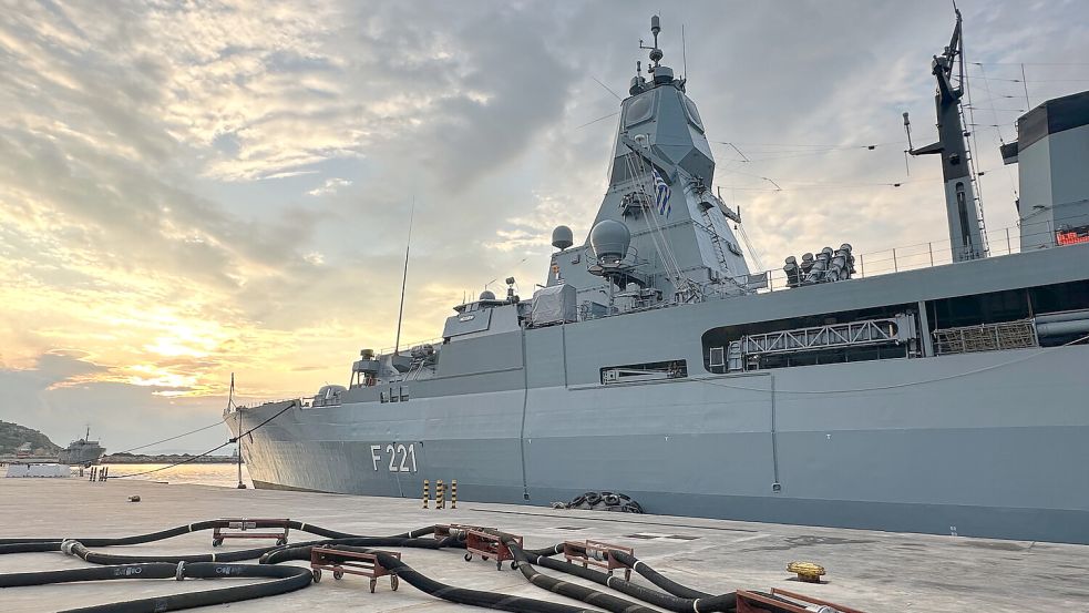 Die deutsche Fregatte „Hessen“ soll als Teil der EU-Mission „Aspides“ zivile Schiffe gegen Angriffe der Huthis im Roten Meer schützen. Foto: dpa/Michael Fischer