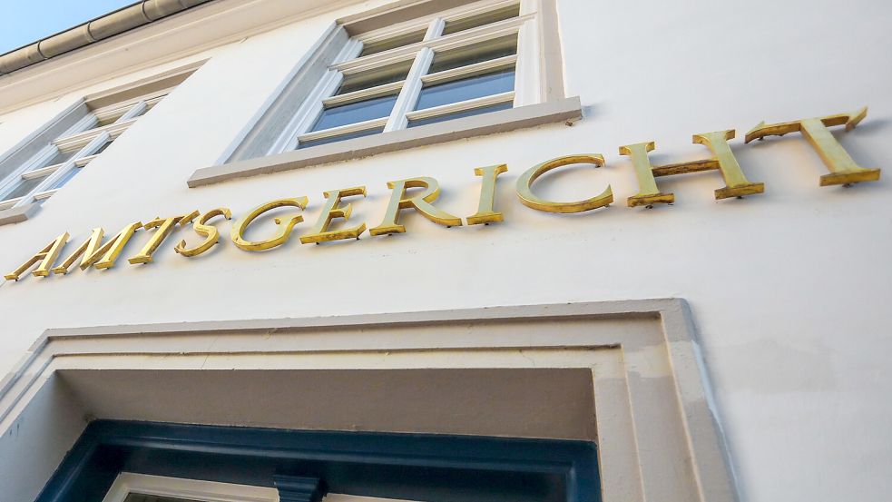 Vor dem Auricher Amtsgericht musste sich ein 27-Jähriger Mann wegen achtfachem Einbruch und Diebstahl verantworten. Foto: Romuald Banik