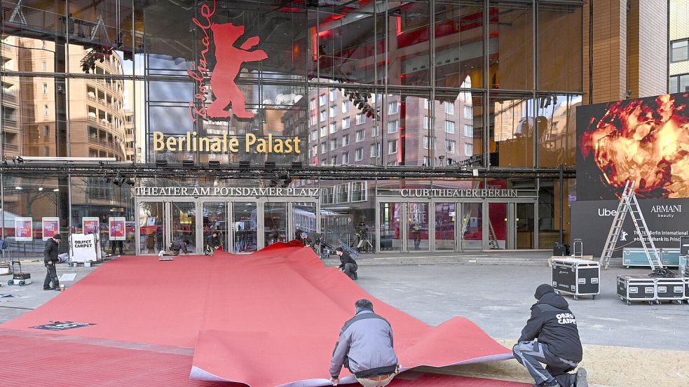Die Berlinale ist mittlerweile eine um sich selbst kreisende Veranstaltung. Sie kommt nur noch kopflastig und gutmenschlich bemüht daher, findet Burkhard Ewert. Foto: dpa/Jens Kalaene