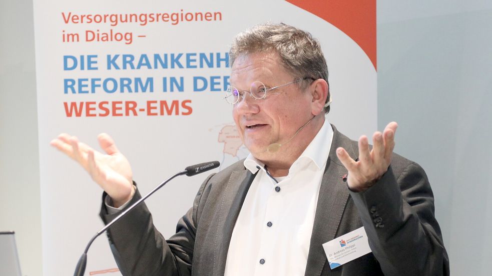 Der niedersächsische Sozial- und Gesundheitsminister Dr. Andreas Philippi war im November 2023 im Energie-Erlebnis-Zentrum in Aurich zu Gast. Foto: Romuald Banik