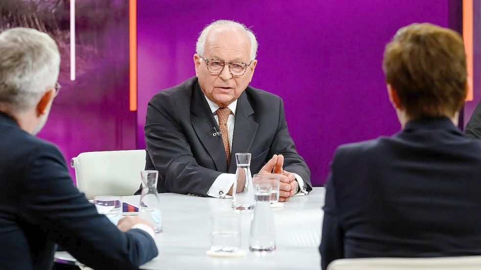 Wolfgang Ischinger wünscht sich bei Maybrit Illner mehr Optimismus und Selbstbewusstsein des Westens. Foto: ZDF/Svea Pietschmann