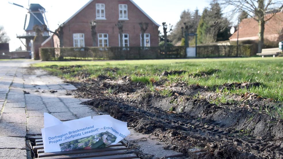 Aus der bis zuletzt umstrittenen Neugestaltung des Leezdorfer Dorfplatzes wird nichts mehr. Foto: Sarah Dirks