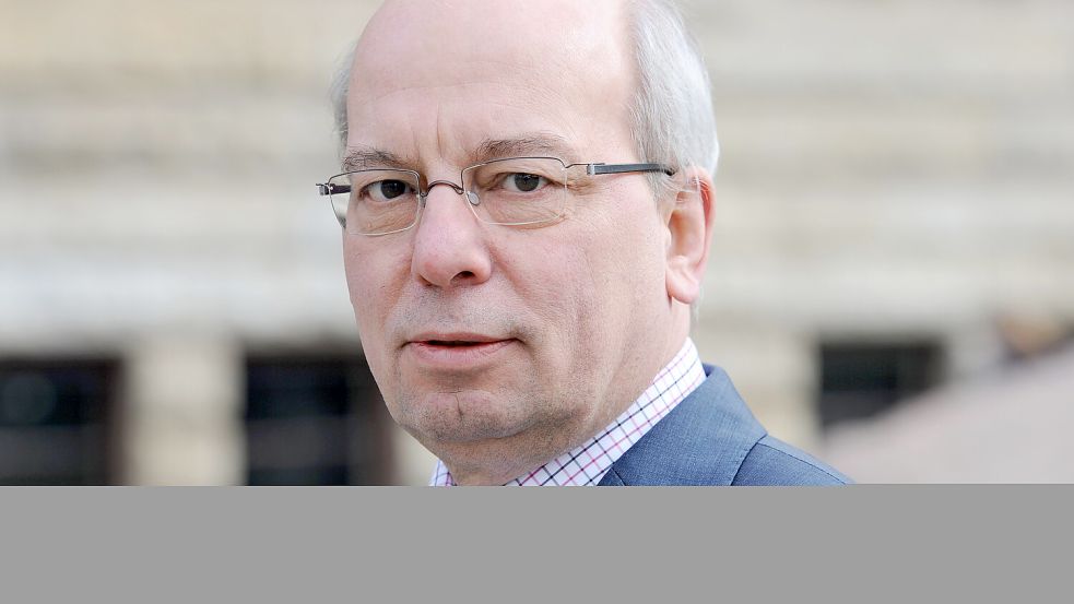 Polizeigewerkschafter Rainer Wendt kritisiert die Cannabis-Legalisierung aus gleich mehreren Gründen scharf. Foto: Ingo Wagner/dpa