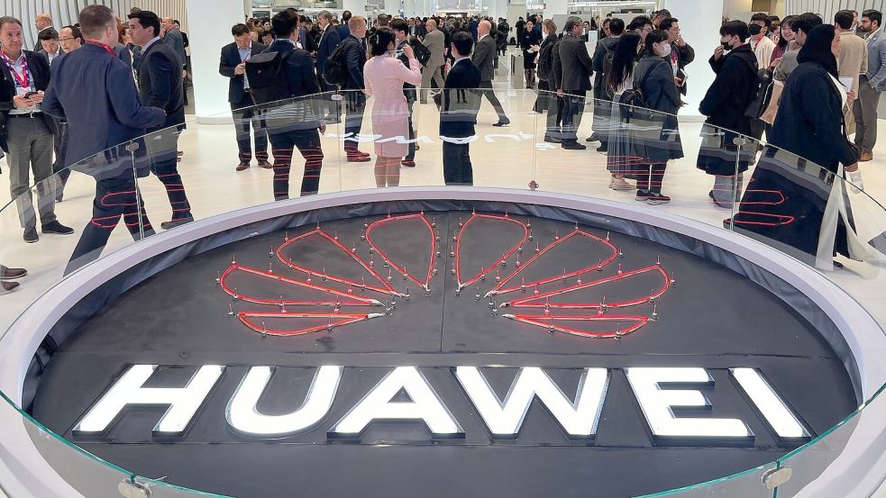 Huaweis Smartphone Mate 60 war in China als Triumph des Konzerns gegen US-Sanktionen gefeiert worden. Foto: Wolf von Dewitz/dpa