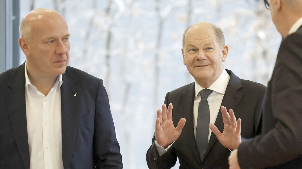 Bundeskanzler Olaf Scholz hat am Mittwoch mit den Ministerpräsidenten der Länder über die Migrationspolitik gesprochen. Er steht bei dem Thema weiter unter Druck. Foto: ODD ANDERSEN