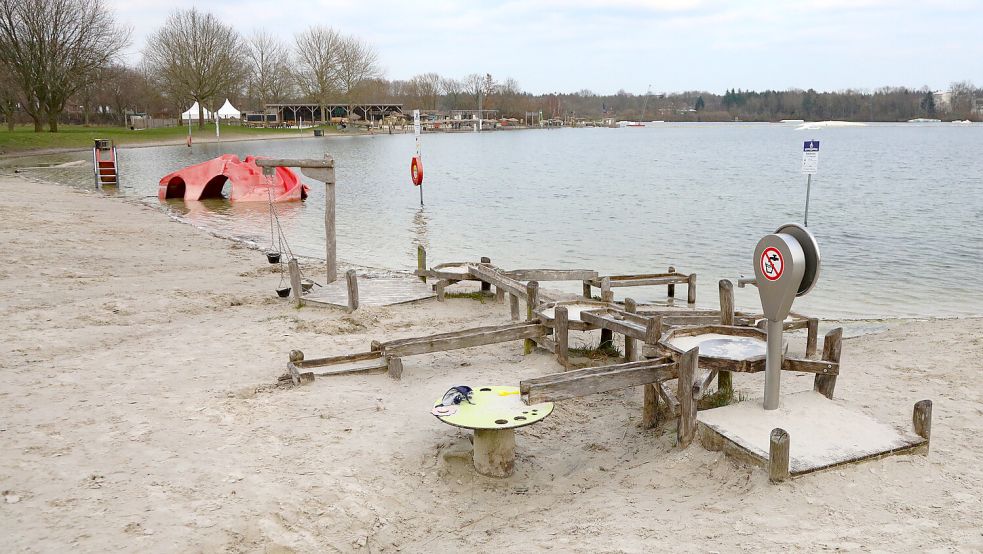 Angebote wie Wasserbahnen und die Rutsche stehen zur Disposition. Foto. Romuald Banik