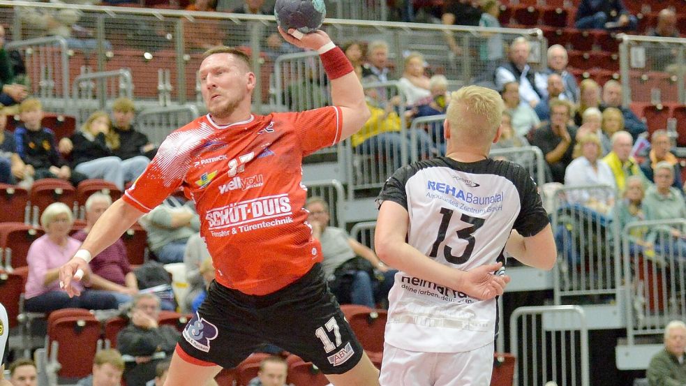 Wie im Hinspiel gelangen OHV-Spieler Evgeny Vorontsov fünf Tore gegen den GSV Eintracht Baunatal. Mit dem Unterschied, dass die Auricher das Rückspiel gewannen. Fotos: Bernd Wolfenberg
