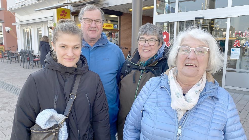 Katharina Hellbusch (von links), Martin Mannott, Sigrid Mannott und Rosemarie Legendre haben unterschiedliche Ansichten zum Thema.