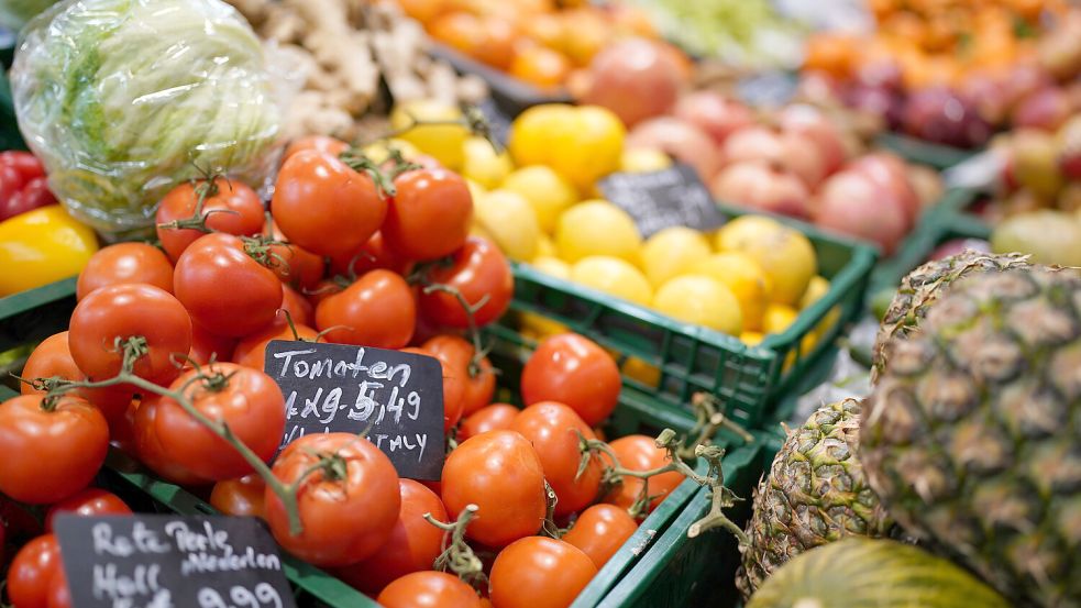 Fünfmal am Tag Obst oder Gemüse zu essen, kann teuer sein. Foto: dpa/Marcus Brandt