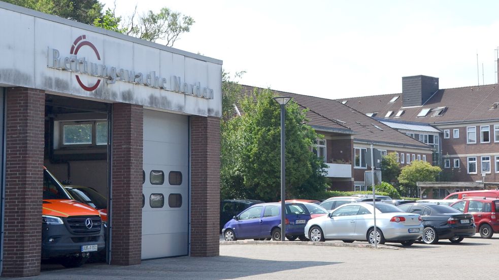 Die Rettungswache neben dem bisherigen Norder Krankenhaus soll in den nächsten Jahren neu gebaut werden. Foto: Aiko Recke
