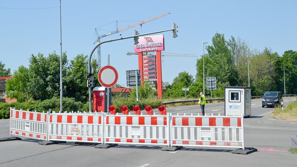 Im Juni 2023 war die Bundesstraße 72 wegen Sanierungsarbeiten wochenlang zwischen Marienhafe und Osteel gesperrt. Foto: Aiko Recke