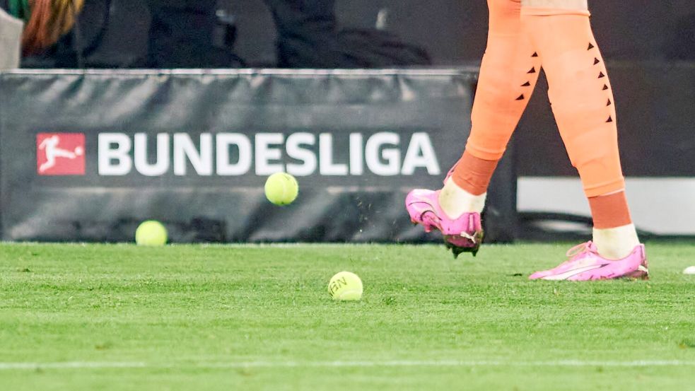 Der Kontrollausschuss des Deutschen Fußball-Bundes (DFB) will bei den Strafen moderat vorgehen. Foto: Bernd Thissen/dpa