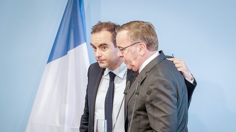 Bundesverteidigungsminister Boris Pistorius (r, SPD) und sein französischer Kollege Sébastien Lecornu haben eine Einigung erzielt. Foto: Kay Nietfeld/dpa