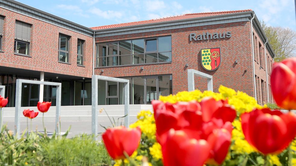 Das Rathaus der Gemeinde Ihlow. Foto: Romuald Banik