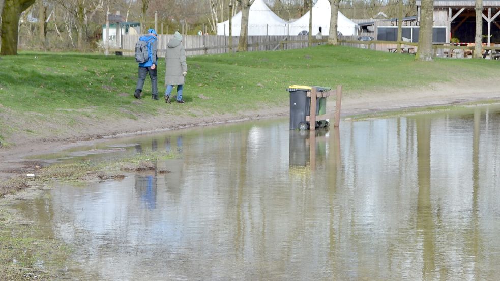 Der Wasserspiegel ist seit dem Februar um mehrere Zentimeter gestiegen. Foto: Lasse Paulsen
