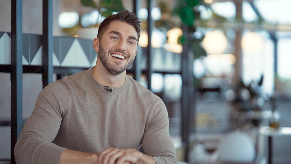 Der 30-jährige Dennis aus Bayern hoffte, bei der RTL-Kuppelshow „Die Bachelors“ die große Liebe zu finden. Ist es ihm gelungen? Foto: RTL