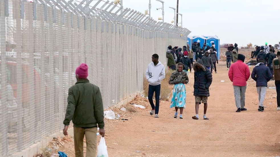 Seit Jahresbeginn sind mehr als 3000 neue Migranten auf der Insel angekommen. Foto: Petros Karadjias/AP/dpa