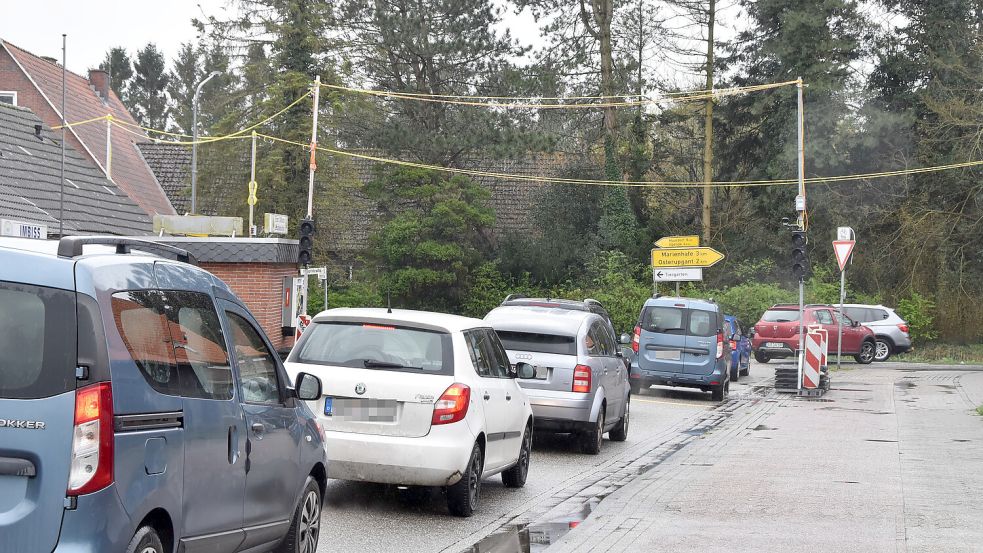 Die provisorisch installierte Ampelanlage in Rechtsupweg funktionierte bis Mittwoch noch nicht. Foto: Thomas Dirks