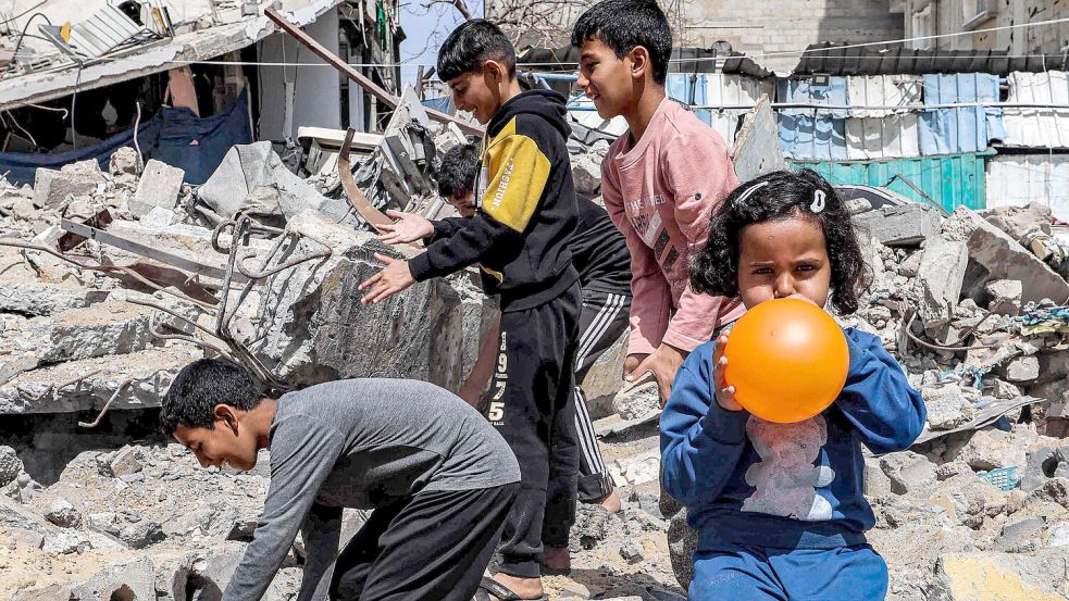 Die tausenden Kinder in Gaza wachsen unter den Eindrücken des Nahost-Krieges auf. Foto: AFP/MOHAMMED ABED