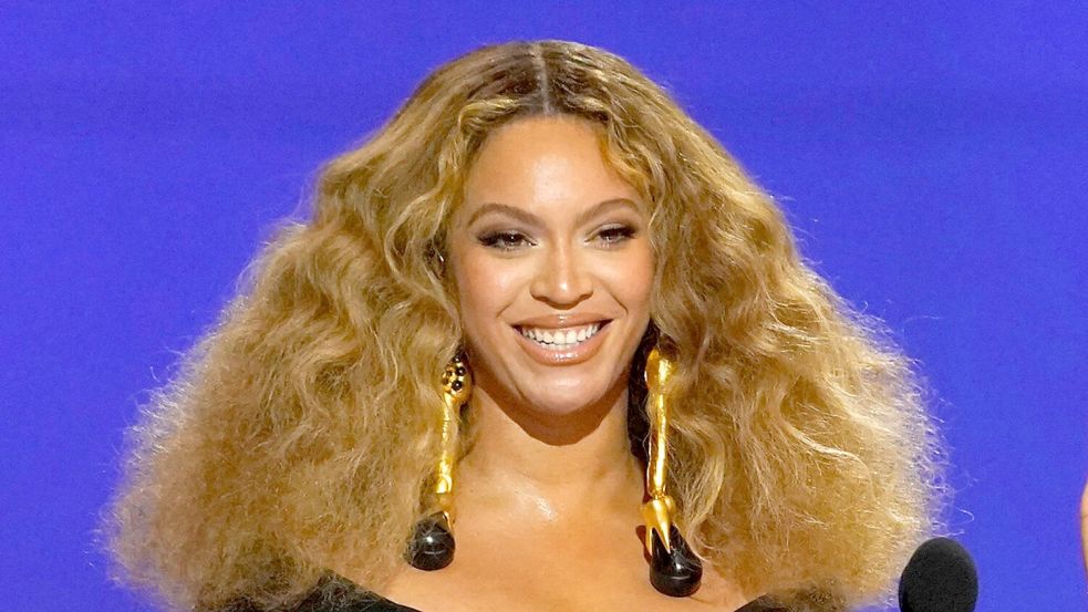 Sängerin Beyoncé führt als erste schwarze Frau die US-Charts der Country-Alben an. Foto: Chris Pizzello/AP/dpa