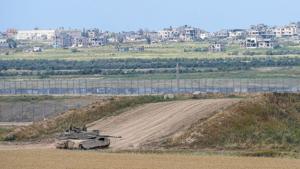 Israelische Soldaten an der Grenze zum Gazastreifen: Laut Regierungschef Netanjahu steht der Termin für die Offensive gegen die Stadt Rafah fest. Foto: Tsafrir Abayov/AP/dpa