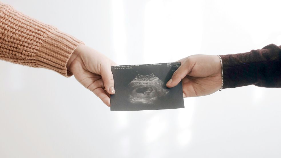 Bisher gelten Schwangerschaftsabbrüche in Deutschland laut Strafgesetzbuch grundsätzlich als rechtswidrig. Foto: Unsplash/Jonathan Sanchez