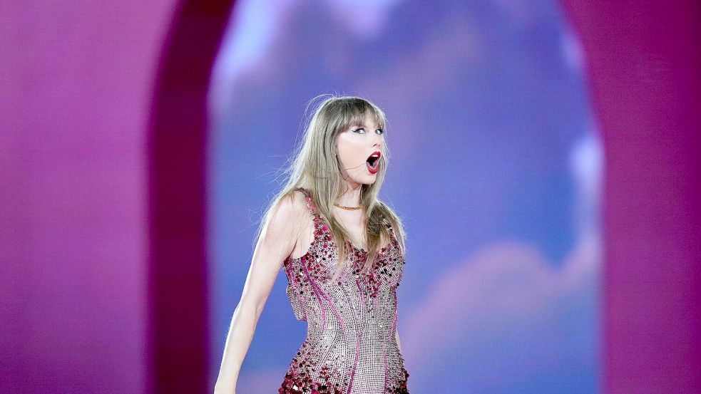 Taylor Swift tritt im Rahmen ihrer „The Eras Tour“ in Buenos Aires auf. Foto: Natacha Pisarenko/AP/dpa