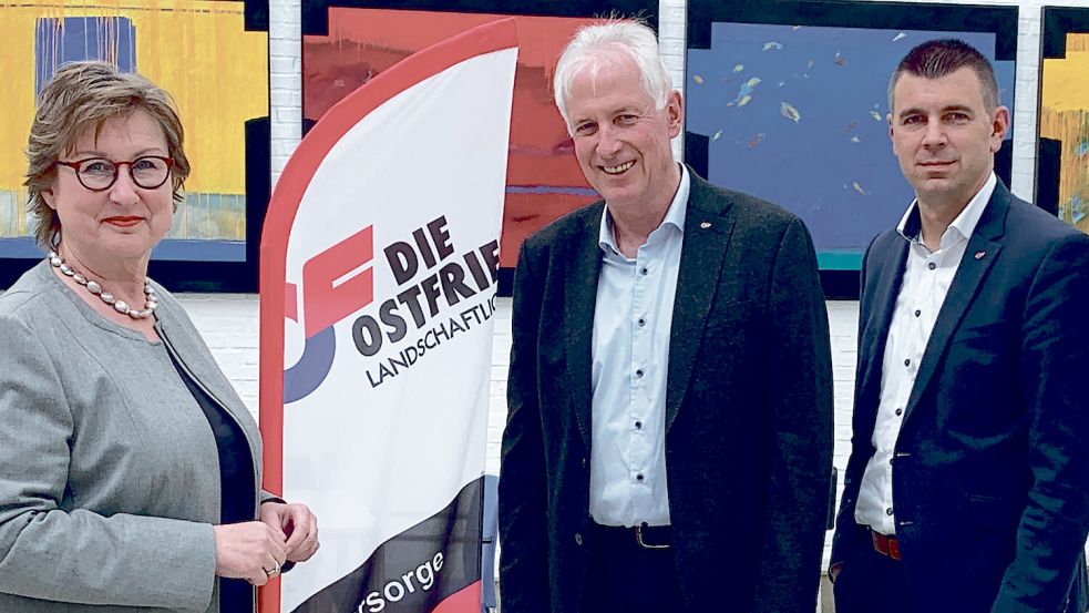 Die Gesichter der Brandkasse: (von links) Kommunikationschefin Signe Foetzki, Vorstandschef Thomas Weiss und Vorstandsmitglied Gerrit Wilken. Foto: Ostfriesische Brandkasse