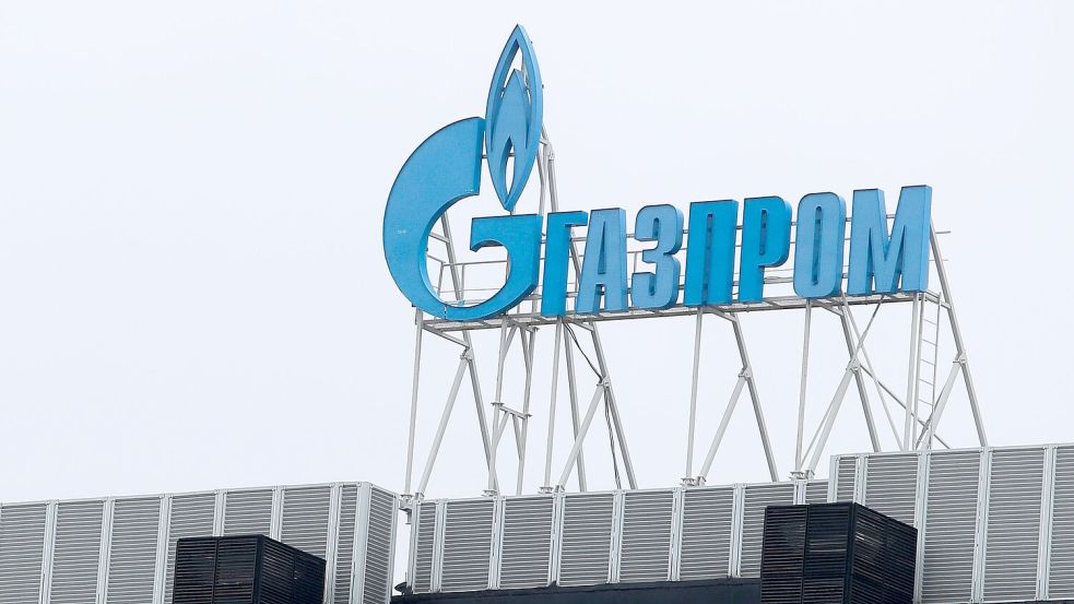 Das Gazprom-Logo ist auf einer Niederlassung des russischen Staatskonzerns in St. Petersburg zu sehen. Foto: Stringer/dpa