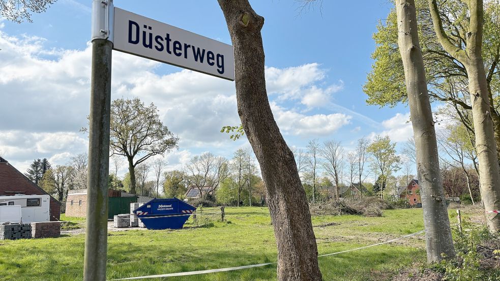 An der Ecke des „Düsterwegs“ beginnt die Fläche für das in Planung befindliche Baugebiet. Foto: Christin Wetzel