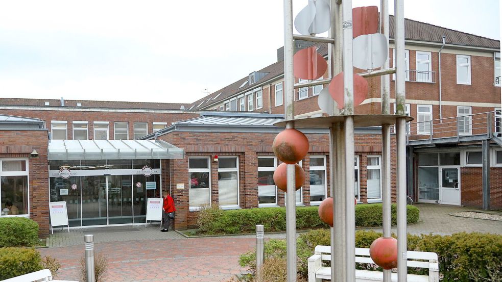 Weiter in der Diskussion: Die zum Regionalen Gesundheitszentrum herabgestufte Klinik in Norden. Foto: Romuald Banik