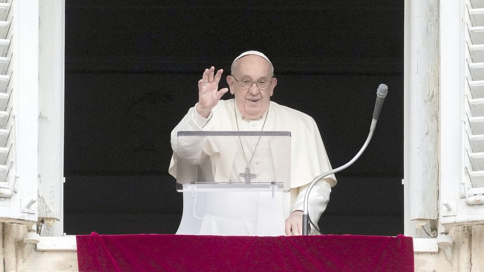 Der Papst empfiehlt, lieber Brettspiele zu spielen, als das Handy zu nutzen. Foto: dpa/AP/ Andrew Medichini