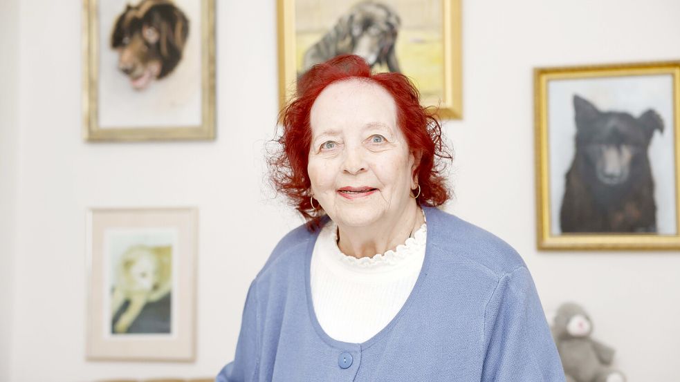 Tierschützerin Marianne Gisela Leppig kann heute kaum noch gehen – trotzdem lässt sie sich ins Tierheim fahren, um dort zu helfen. Foto: André Havergo