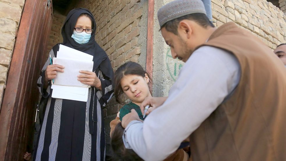 In Afghanistan sollen fast elf Millionen Kinder gegen Polio geimpft werden (Archivbild). Foto: Saifurahman Safi/XinHua/dpa