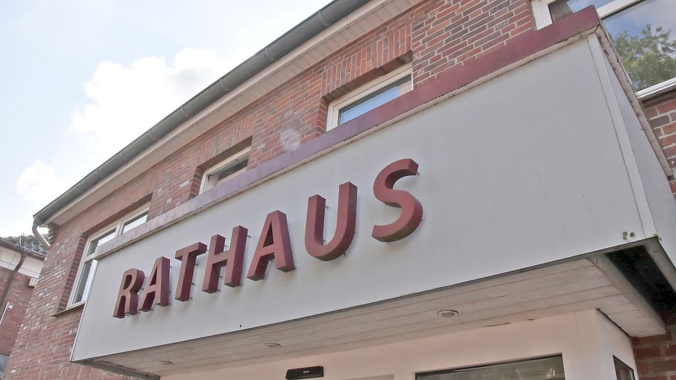 Die Öffnungszeiten des Rathauses in Marienhafe wurden geändert. Foto: Thomas Dirks