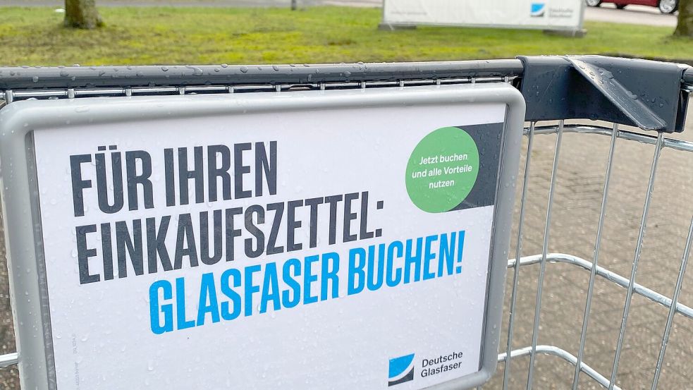 In Ihlow hatte das Unternehmen Deutsche Glasfaser an vielen Stellen um Kunden geworben. Foto: Christin Wetzel