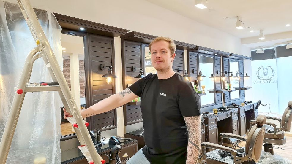 Friseur Christian Harberts frisiert ab dem 5. April Frauen in Aurich die Haare.