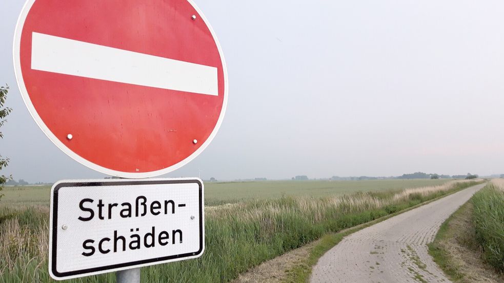 Viele Straßen im Brookmerland sind in einem schlechten, teils gefährlichen Zustand und müssen dringend repariert werden. Foto: Thomas Dirks