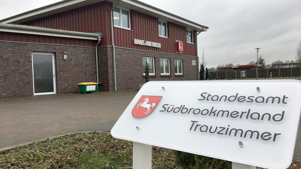 Das Haus am Meer ist neben der Mühle in Wiegboldsbur, dem Rathaus in Victorbur und dem Dörpmuseum in Münkeboe einer der Trau-Orte in der Gemeinde. Foto: Holger Janssen
