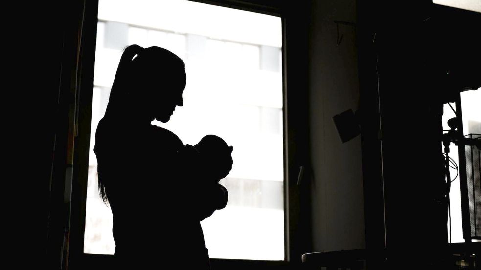 Jede fünfte Mutter in Deutschland bringt mindestens drei Kinder zur Welt. Foto: Sina Schuldt/dpa