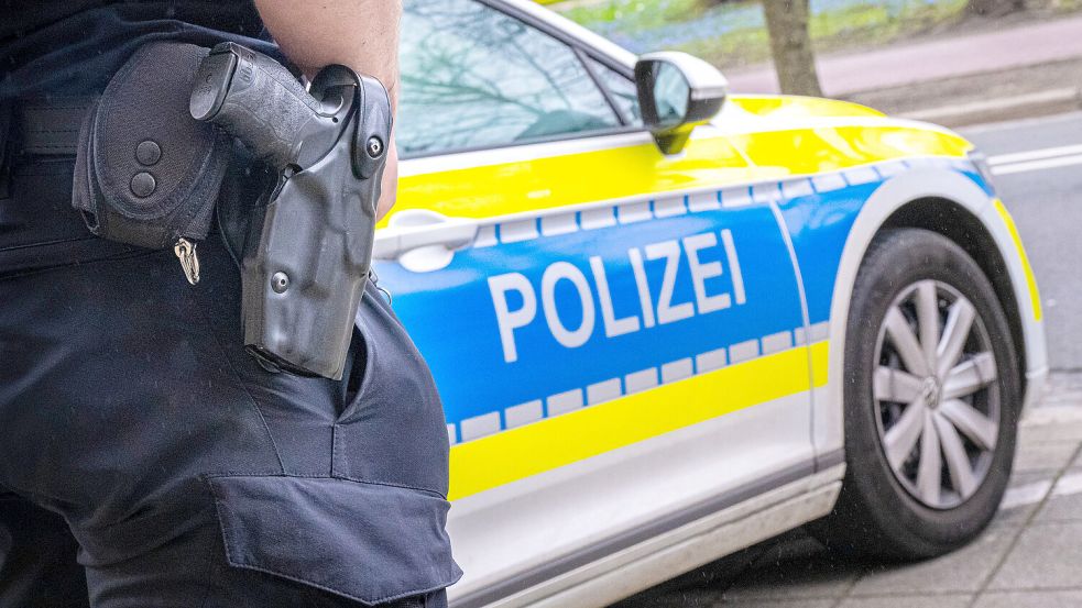 Die Polizei musste am Donnerstag einen aggressiven Ostrhauderfehner in Gewahrsam nehmen. Symbolbild: DPA